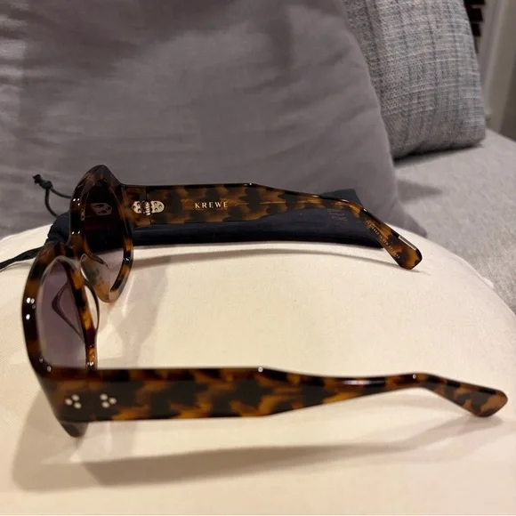 KREWE Naomi Tortoise Sunglasses - www.miradio.com.sv display picture 3